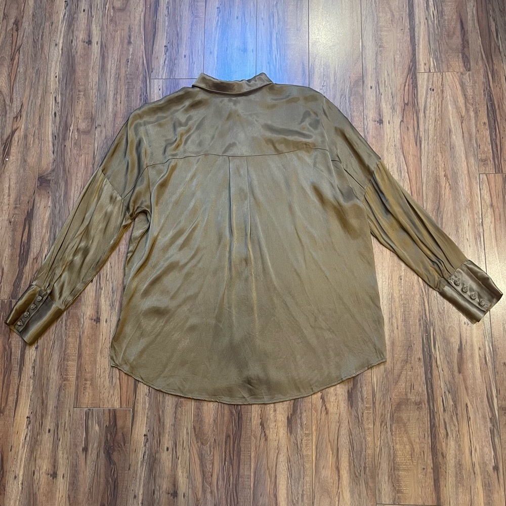 DISSH Simone Pearl Satin Shirt in Golden Olive Chartreuse Size 6 - Picture 7 of 16